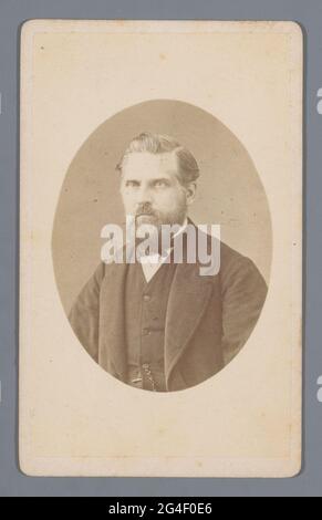 Ritratto di H. Bouman, insegnante a Beerta. Carte-de-Visite fa parte di un gruppo di ritratti offerti ad A.J. Nijland, collezionista di stampe di storia Foto Stock