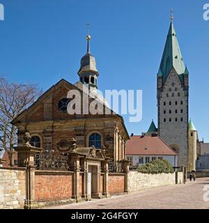 Alexis Catholic Chapel and Paderborn Cathedral, Paderborn, East Westfalia-Lippe, North Rhine-Westfalia, Germania Foto Stock