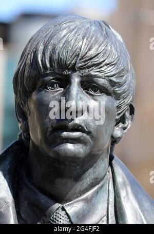 Statua di Ringo Starr di Andrew Edwards a Liverpool Foto Stock