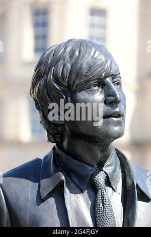 Statua di John Lennon di Andrew Edwards a Liverpool Foto Stock