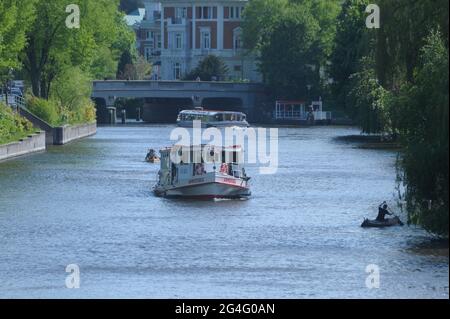 Die Außenalster ist der größere, nördliche Teil des Alstersees. Von Dienstleistungen im Bereich im Bereich im Bereich. Foto Stock