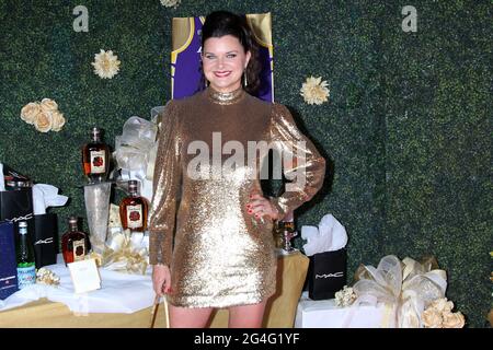 Burbank, Stati Uniti. 12 giugno 2021. LOS ANGELES - GIU 12: Heather Tom al 48° giorno Emmy Awards Gifting Photos - presso gli ATI Studios il 12 giugno 2021 a Burbank, CA (Foto di Katrina Jordan/Sipa USA) Credit: Sipa USA/Alamy Live News Foto Stock