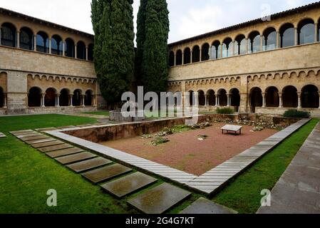 Chiostro del Monastero di Sant Cugat del Vallès (Barcellona, Catalogna, Spagna) ESP: Claustro del Monasterio de Sant Cugat del Vallès (Barcellona) Foto Stock