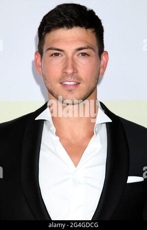 12 giugno 2021, Burbank, CA, USA: LOS ANGELES - 12 GIUGNO: Robert Scott Wilson alla 48° edizione del Daytime Emmy Awards Press Line - 12 giugno presso gli ATI Studios il 12 giugno 2021 a Burbank, CA (Credit Image: © Kay Blake/ZUMA Wire) Foto Stock