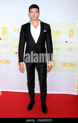 12 giugno 2021, Burbank, CA, USA: LOS ANGELES - 12 GIUGNO: Robert Scott Wilson alla 48° edizione del Daytime Emmy Awards Press Line - 12 giugno presso gli ATI Studios il 12 giugno 2021 a Burbank, CA (Credit Image: © Kay Blake/ZUMA Wire) Foto Stock