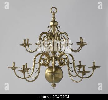 Quattro grandi braccia e sedici perni di bloccaggio da una corona di candele. . Foto Stock