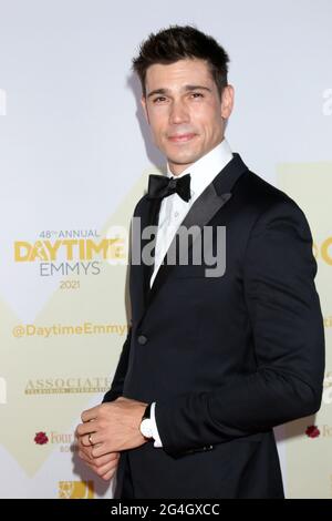 Burbank, Stati Uniti. 12 giugno 2021. LOS ANGELES - GIU 12: Tanner Novlan al 48° giorno Emmy Awards Press Line - Giugno 12 presso gli ATI Studios il 12 Giugno 2021 a Burbank, CA (Foto di Katrina Jordan/Sipa USA) Credit: Sipa USA/Alamy Live News Foto Stock