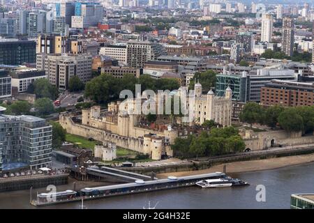 La Torre di Londra, vista aerea del castello medievale del 11 ° secolo sul fiume Tamigi, Londra Inghilterra Regno Unito Foto Stock