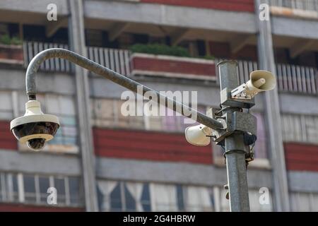 Città del Messico, Messico, 21 giugno 2021. Allarme sismico visto durante il terremoto simulacro Nazionale all'Ospedale ISSSTE del novembre 20 , per la prevenzione e la sicurezza di fronte a un terremoto di grande grandezza. Credito. Ricardo Flores/Eyepix Group/Alamy Live News Foto Stock