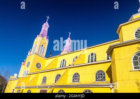 La chiesa di San Francisco a Castro, isola di Chiloe, Cile Foto Stock