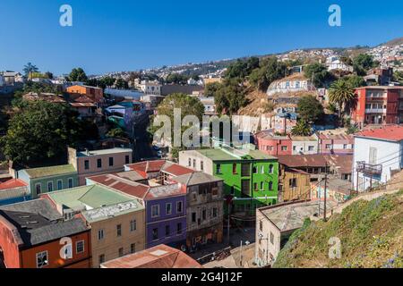 Case colorate sulle colline di Valparaiso, Cile Foto Stock