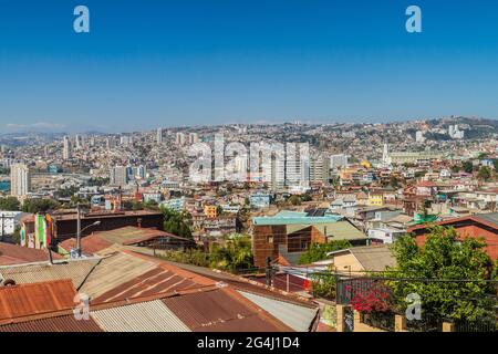 Case colorate sulle colline di Valparaiso, Cile Foto Stock