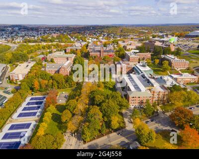 College of the Holy Cross e paesaggio vista aerea con foglie autunnali, Città di Worcester, Massachusetts ma, Stati Uniti. Foto Stock