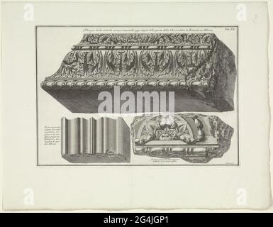 Tre frammenti di antiche strutture; disegno di due antiche Cornici Consimil (...); reperti archeologici di Albano e Castel Gandolfo; Antichità d'Albano e di Castel Gandolfo. Tre frammenti di strutture antiche. Sopra un frammento di una cornice ornata. In basso a sinistra un frammento di una colonna. In basso a destra di un frammento di soffitto. Titolo al centro e numerato in alto a destra: attn. XX. Foto Stock