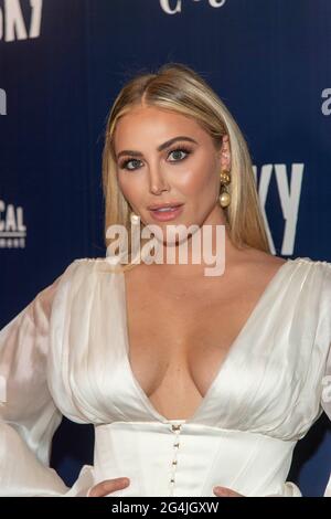 Los Angeles, Stati Uniti. 21 Giugno 2021. Cassie Scerbo partecipa a Los-Angeles Film Premiere: LANSKY, Los Angeles, CA il 21 giugno 2021 Credit: Eugene Powers/Alamy Live News Foto Stock