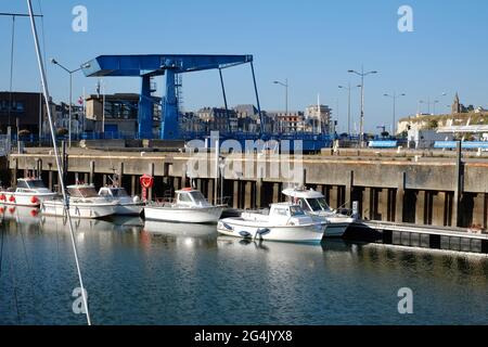 Barche bianche nell'haurbour Foto Stock