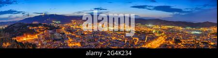 Barcellona Spagna, vista ad alto angolo notte panorama città skyline vista da Bunkers del Carmel Foto Stock