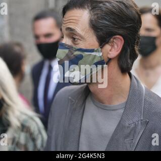 Attore Adrien Brody in posa per i fotografi dopo la sfilata di moda Armani durante le collezioni MFW 2021 Man. Foto Stock