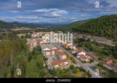 Vista aerea della città della società tessile di Palà de Torroella, in Navàs (Bages, Barcellona, Catalogna, Spagna) ESP: Vista aérea de Palà de Torroella Foto Stock