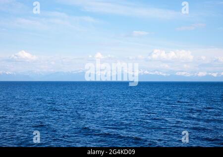 Vista del lago Baikal, Siberia. La Russia. Foto Stock