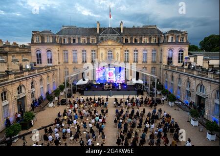 Irène Dresel si esibisce durante il concerto Fête de la Musique presso l'Elysee Palace, a Parigi, in Francia, il 21 giugno 2021. Foto di Ammar Abd Rabbo/ABACAPRESS.COM Credit: Abaca Press/Alamy Live News Foto Stock