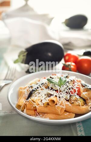 Pasta alla norma piatto tipico siciliano Foto Stock