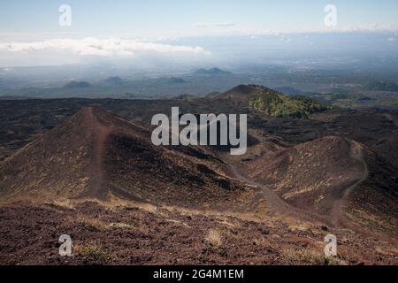 Sentieri sull'Etna, Sicilia, Italia, Europa Foto Stock