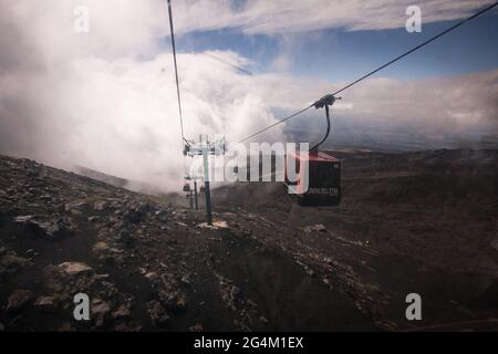 Cabina sulla cima dell'Etna Vulcano, Sicilia, Italia, Europa Foto Stock