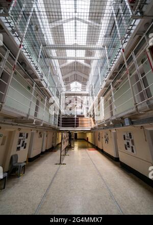 Vista interna dell'ex sala dei prigionieri al Peterhead Prison Museum di Peterhead, Aberdeenshire, Scozia, Regno Unito Foto Stock