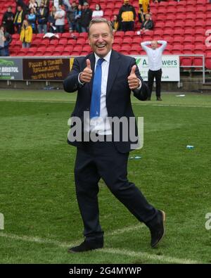 BRISTOL, Regno Unito 20 GIUGNO Hartlepool United President e Sky TV Presenter Jeff Stelling dopo la finale di Play Off della Vanarama National League tra Hartlepool United e Torquay United ad Ashton Gate, Bristol domenica 20 giugno 2021. (Credit: Mark Fletcher | MI News) Credit: MI News & Sport /Alamy Live News Foto Stock