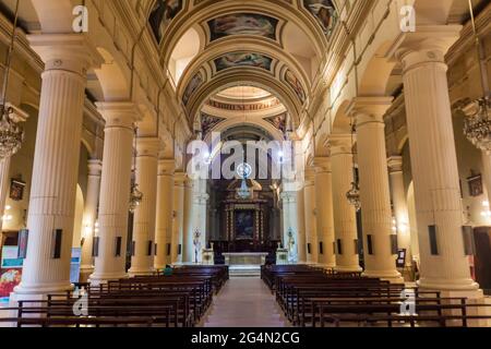 TUCUMAN, ARGENTINA - 4 APRILE 2015: Interno di una cattedrale nella città di San Miguel de Tucuman, Argentina Foto Stock