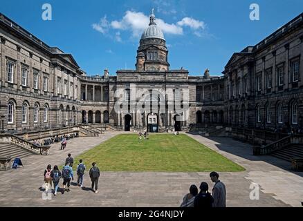 La quadrupla del vecchio collegio, parte dell'Università di Edimburgo. Progettato da Robert Adam e iniziata nel 1789. Foto Stock