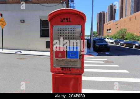 Scatola chiamate di emergenza Bronx, New York City Foto Stock