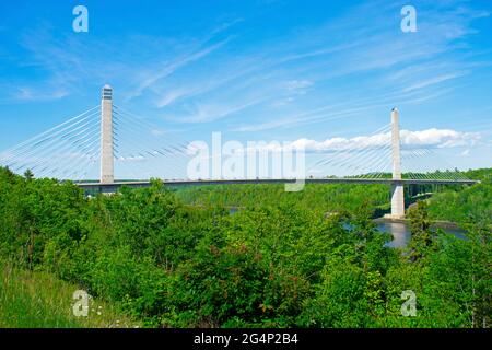 Vista panoramica del Penobscot Narrows Bridge dalla panoramica affluenza a Prospect, Maine -01 Foto Stock