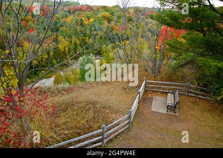 Vista aerea del Parco Urbano Nazionale Rouge in autunno Foto Stock