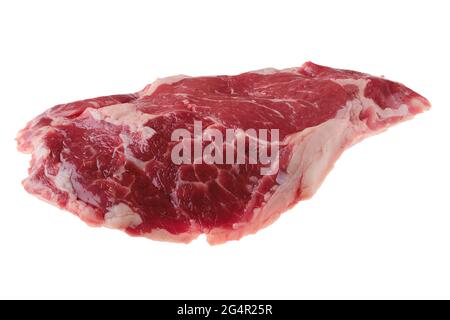 Bistecca di manzo cruda, carne disossata di manzo premium isolata su fondo bianco Foto Stock