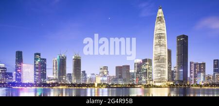 Provincia di Guangdong shenzhen quartiere di nanshan zona di houhai di notte Foto Stock