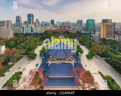 Sala commemorativa Sun yat-sen a guangzhou, provincia di guangdong, paesaggio fiorito kapok Foto Stock