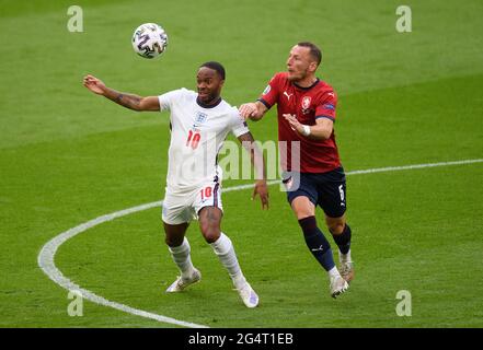 Londra, Regno Unito. 22 giugno 2021 - Inghilterra contro Scozia - UEFA Euro 2020 Gruppo D Match - Wembley - Londra Inghilterra's Raheem Sterling durante la partita Euro 2020 contro la Repubblica Ceca. Credito immagine : © Mark Pain / Alamy Live News Foto Stock