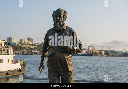 VLADIVOSTOK, RUSSIA - 22 SETTEMBRE 2018: Il monumento ad Alexander Solzhenitsyn a Vladivostok. Foto Stock