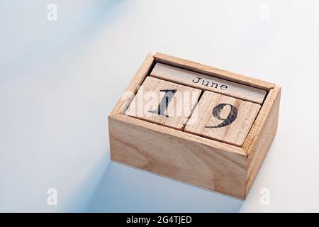 Carino blocchi di legno calendario con Juneteicenth National Independence Day giugno, 19 data Foto Stock