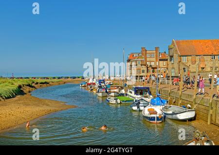 The Quay a Blakeney vicino Holt, Norfolk, Inghilterra. REGNO UNITO. Foto Stock