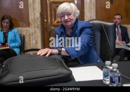 Washington, Stati Uniti. 23 Giugno 2021. Il Segretario del Tesoro Janet Yellen testimonia del bilancio 2022 per il Dipartimento del Tesoro presso una sottocommissione del Senato sui servizi finanziari e l'audizione del Governo Generale presso il Campidoglio degli Stati Uniti a Washington, DC mercoledì 23 giugno 2021. Foto in piscina di Shawn Thew/UPI Credit: UPI/Alamy Live News Foto Stock