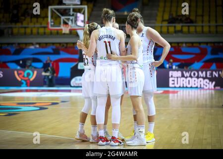 Giocatori belgi dei gatti raffigurati durante la partita dei quarti di finale tra la squadra nazionale femminile belga di basket, i gatti belgi e la Russia, a Stras Foto Stock