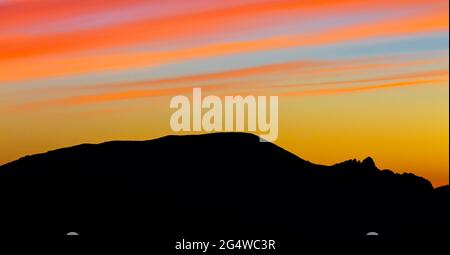 panorama di un'alba sulla montagna gigante addormentata vicino a helena, montana Foto Stock