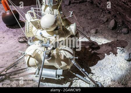 missione di atterraggio lunare. stazione moon su superficie satellitare Foto Stock