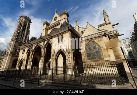 La Chiesa di Saint-Germain-l'Auxerrais è una chiesa cattolica romana di Parigi situata in Place du Louvre. Foto Stock