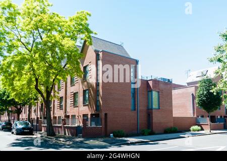 Lo sviluppo del Peabody Group sulla base dell'ex Plaistow Hospital (1901 - 2006) a Samson Street, Plaistow, Newham, Londra, Regno Unito Foto Stock