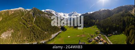 Una vista panoramica del villaggio alpino di Trafoi in Italia Alto Adige / Sudtirolo Alpi Bolzano provincia, Alto Adige, Italia Foto Stock