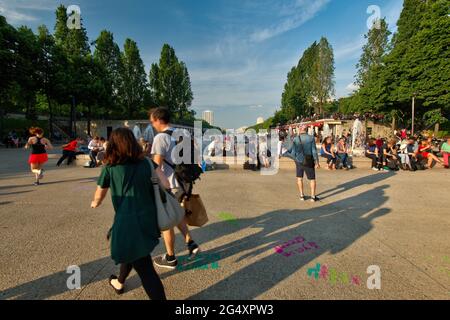 FRANCIA, PARIGI (75019), PLACE DE LA BATAILLE DE STALINGRADO E PLACE DE LA VILLETTE Foto Stock